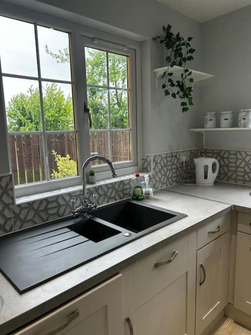 15 Min Drive To Airport 20 Min To Loch Lomond And City Center Old Kilpatrick Extérieur photo